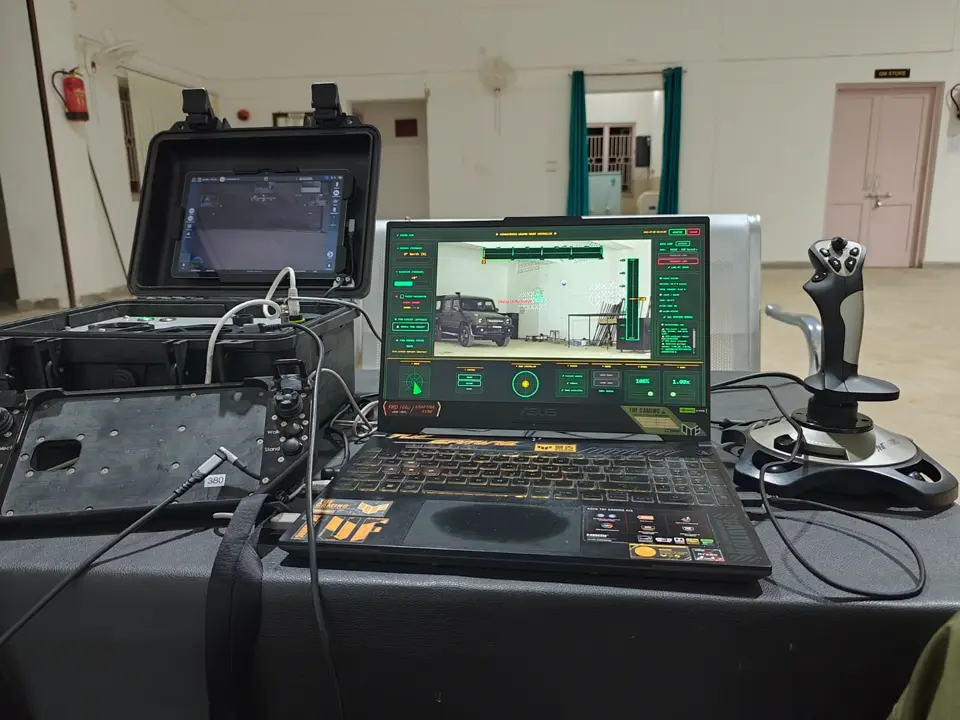 Operator ground station for the weapon mount